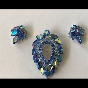 Vintage Sarah Coventry Brooch & Earring Set